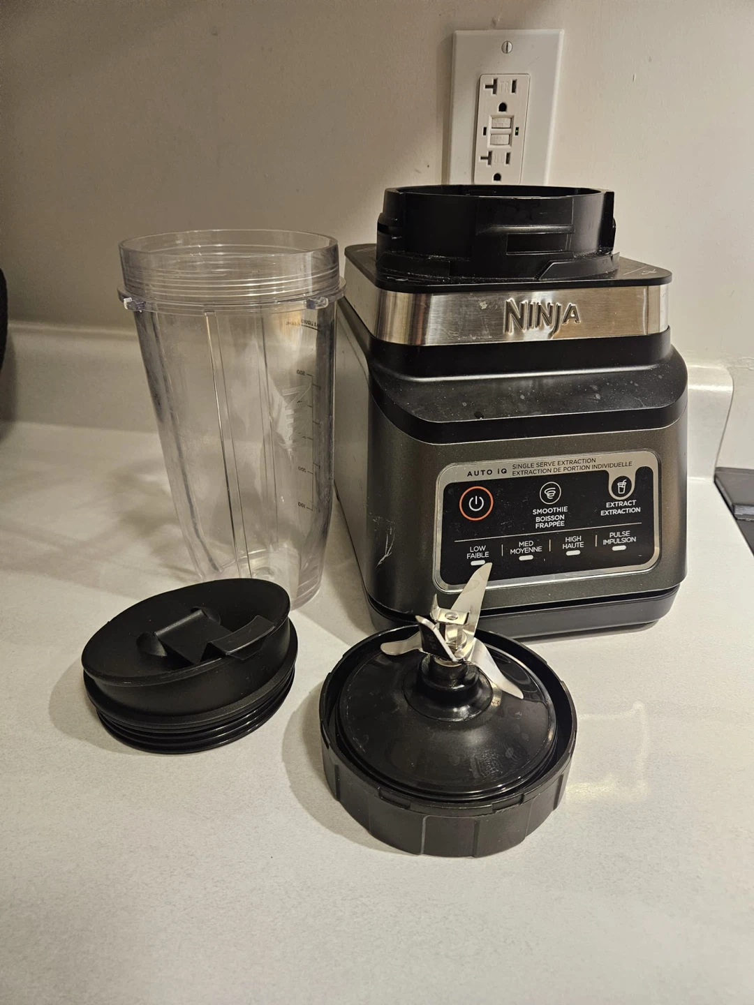 Ninja Auto-iQ Blender Model BN750C