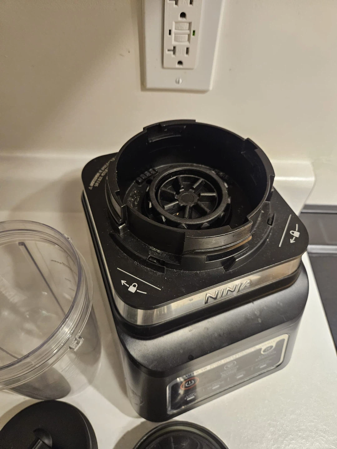 Ninja Auto-iQ Blender Model BN750C - photo 2
