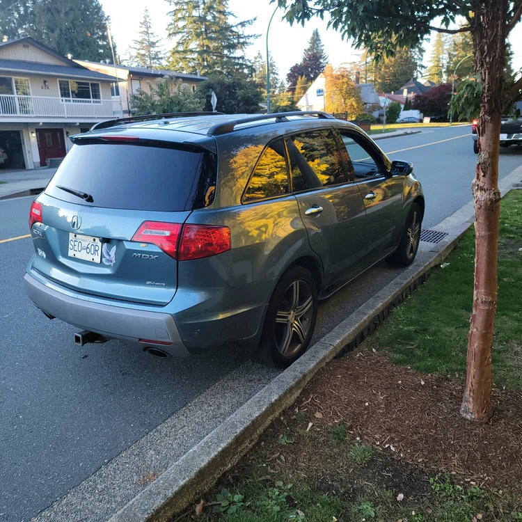 Acura MDX SUV - photo 4