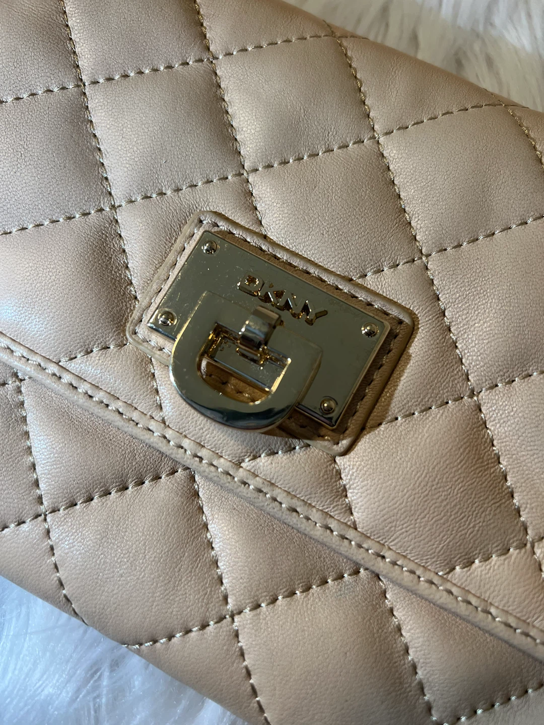 DKNY Quilted Beige Leather Crossbody Bag - photo 2