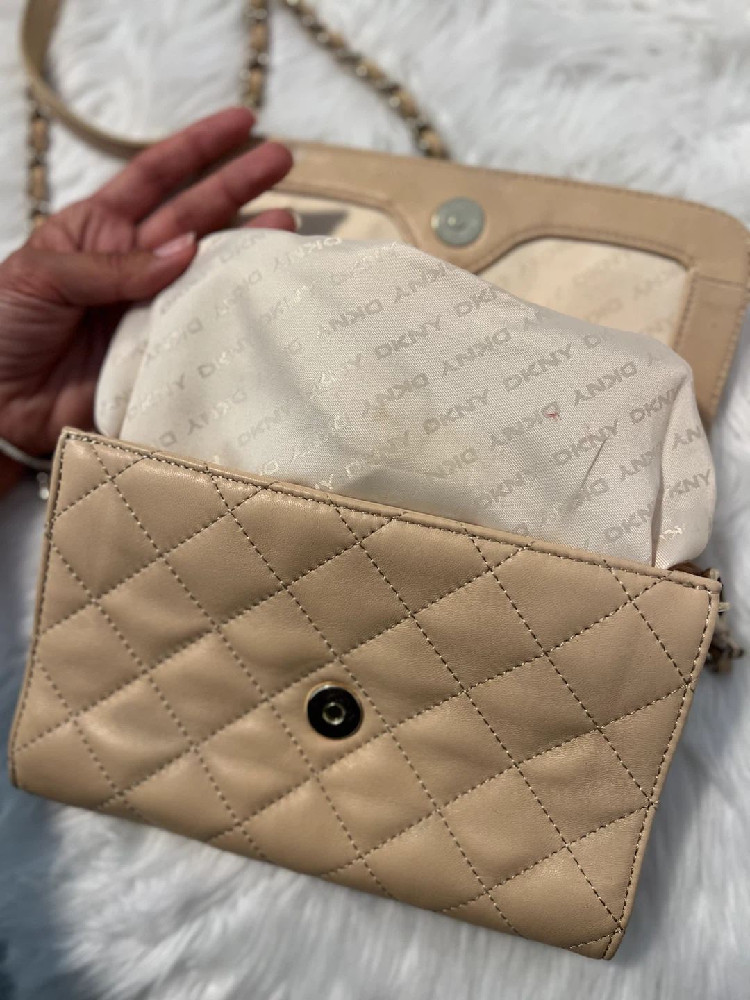 DKNY Quilted Beige Leather Crossbody Bag - photo 5