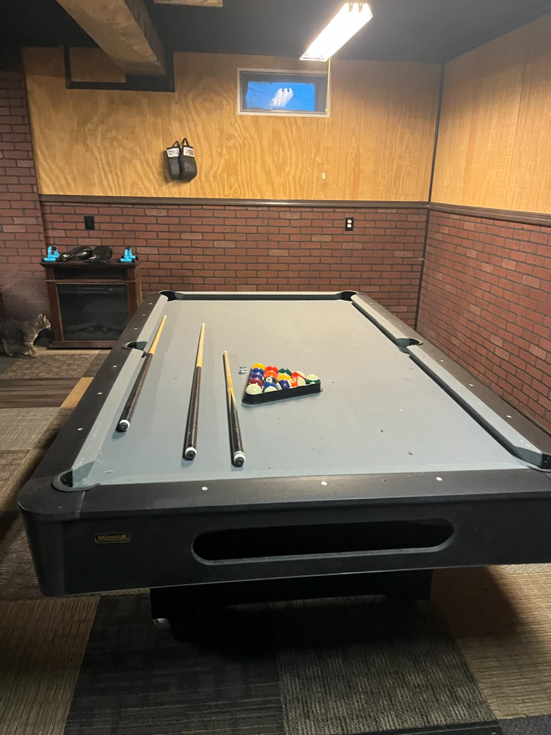 Pool table