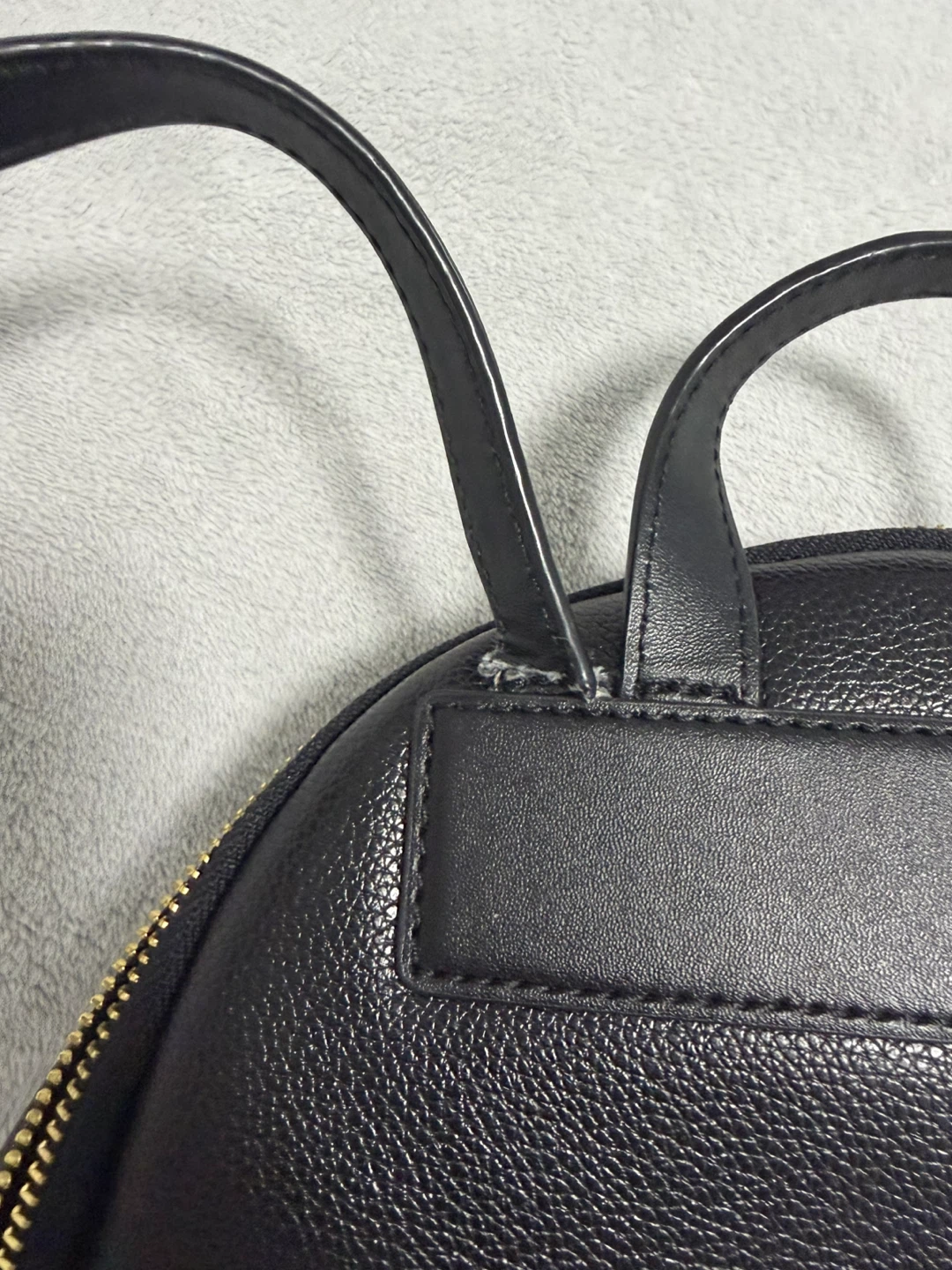 Michael Kors black mini backpack - photo 3