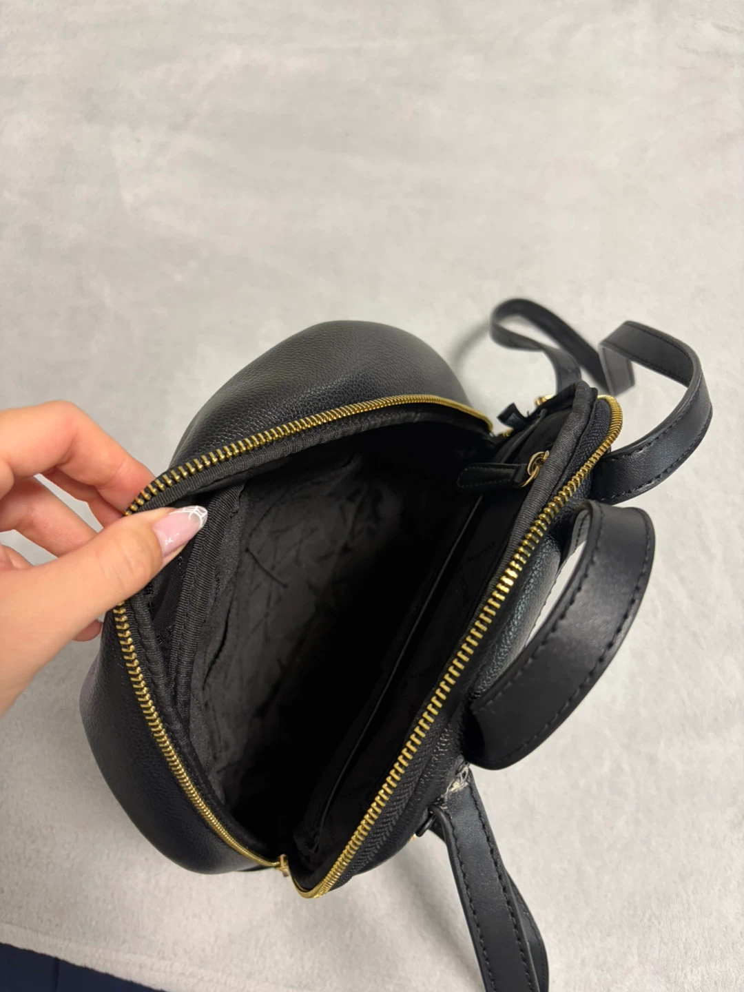 Michael Kors black mini backpack - photo 5