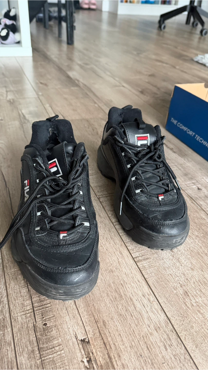 Fila Black Sneakers