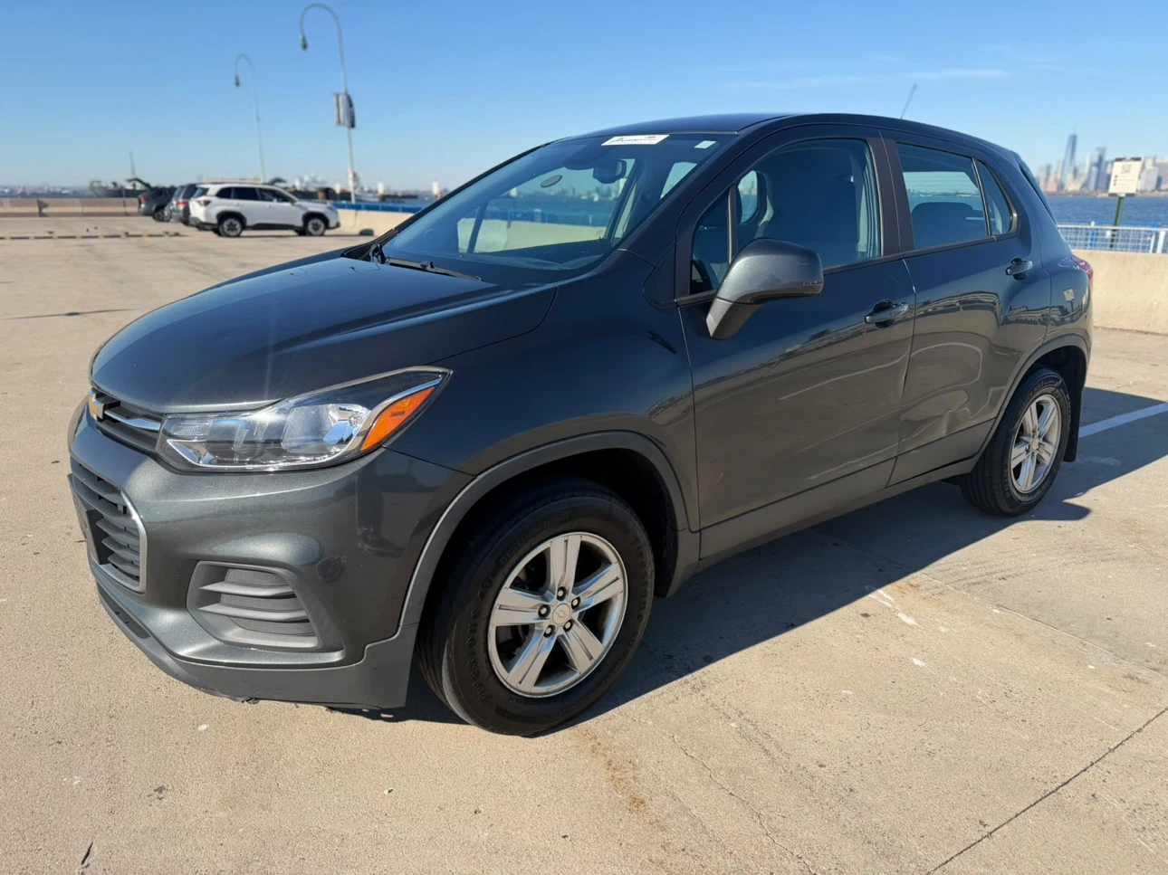 Chevrolet Trax AWD SUV - photo 2