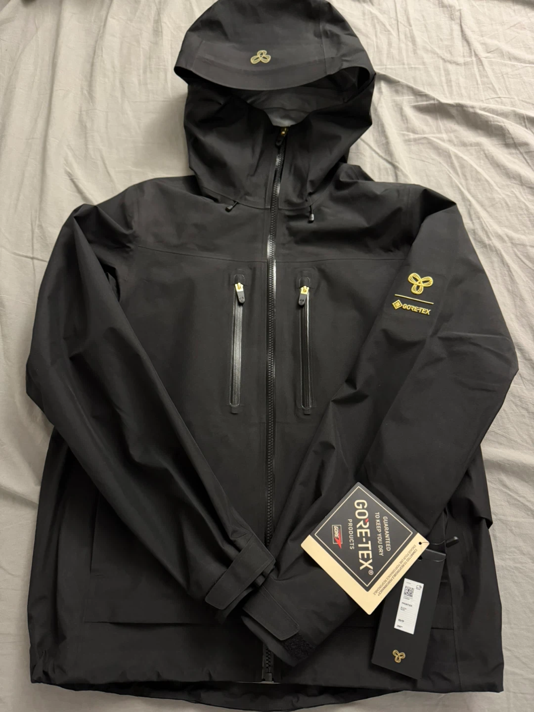 Aritzia GORE-TEX Frontier Jacket Size XS Brand New with Tags