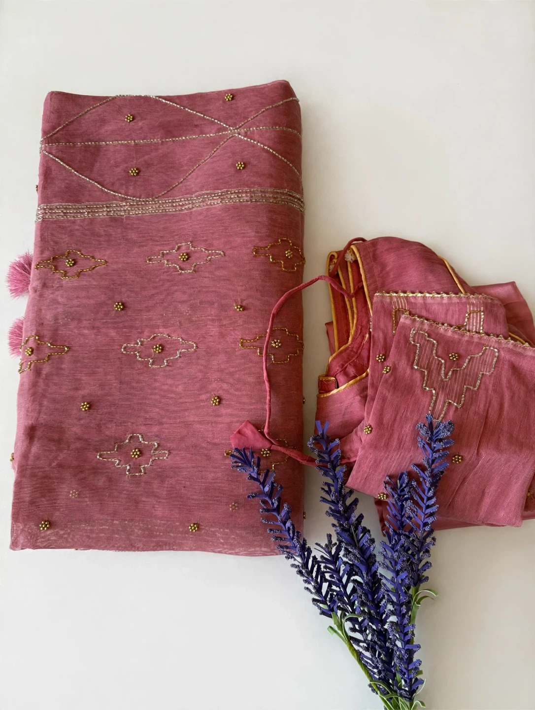 Mauve Handloom Jamdani Saree with Karchupi Work - photo 3