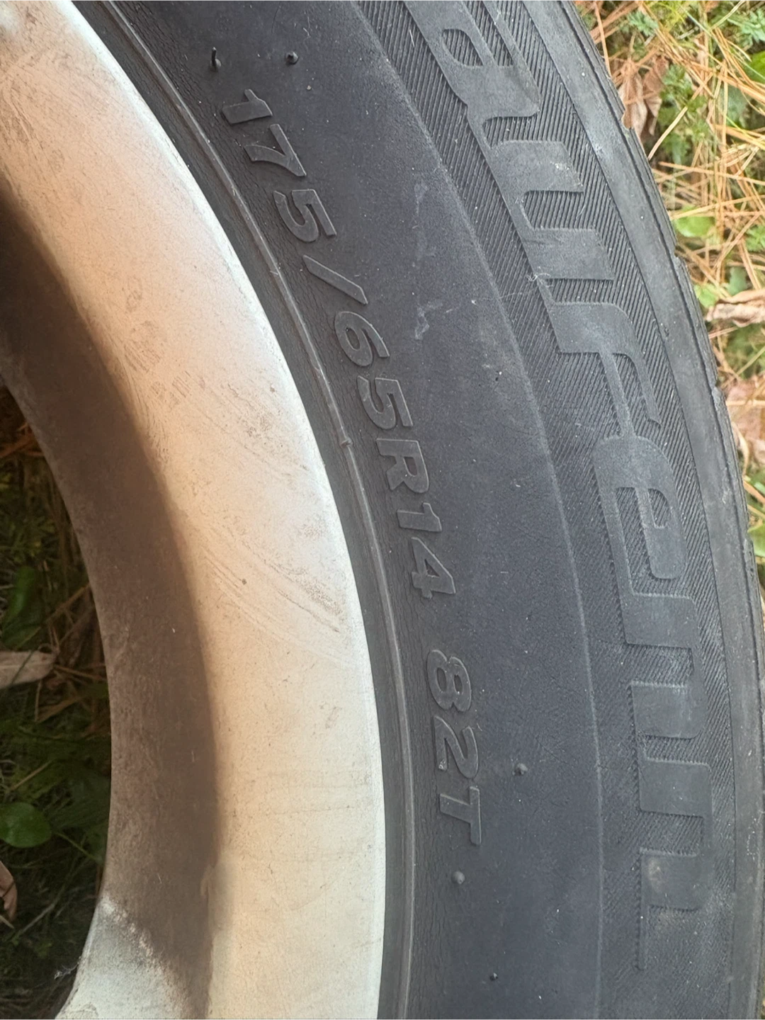 Set of 4 Laufenn G Fit Tires with Rims - photo 2