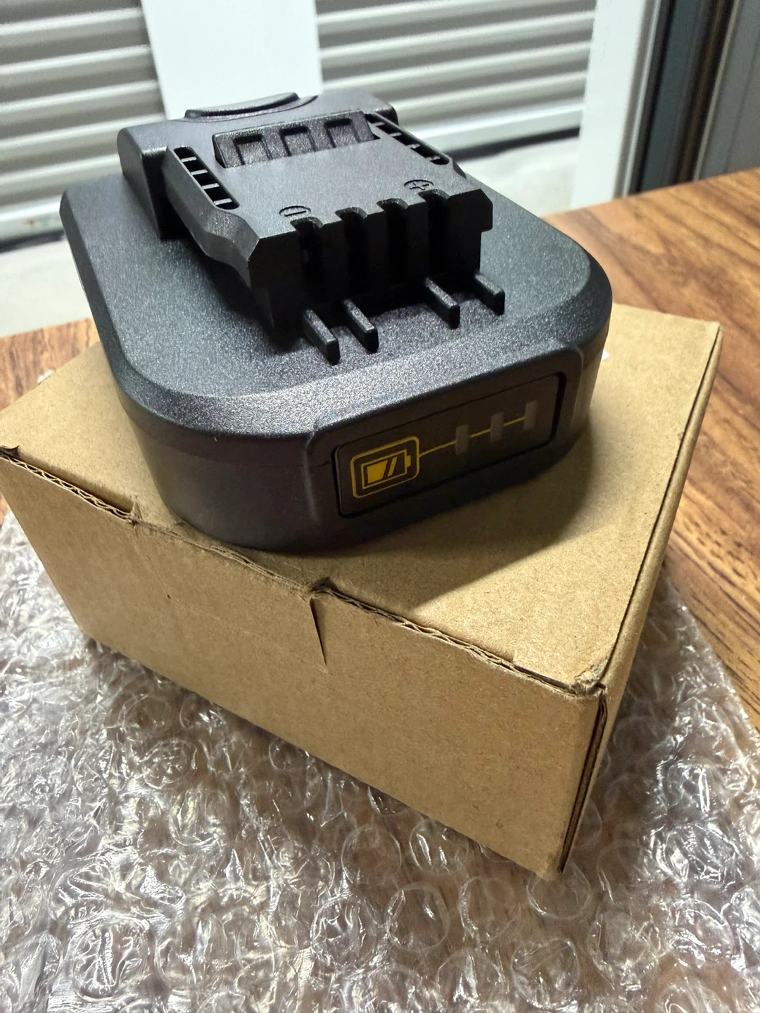 Battery Adapter Battery Adapter for Dewalt to Milwaukee 18V