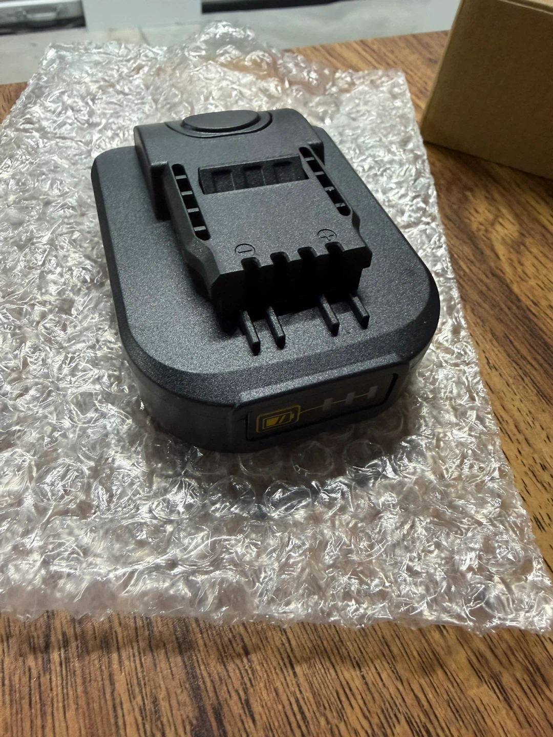 Battery Adapter Battery Adapter for Dewalt to Milwaukee 18V - photo 4