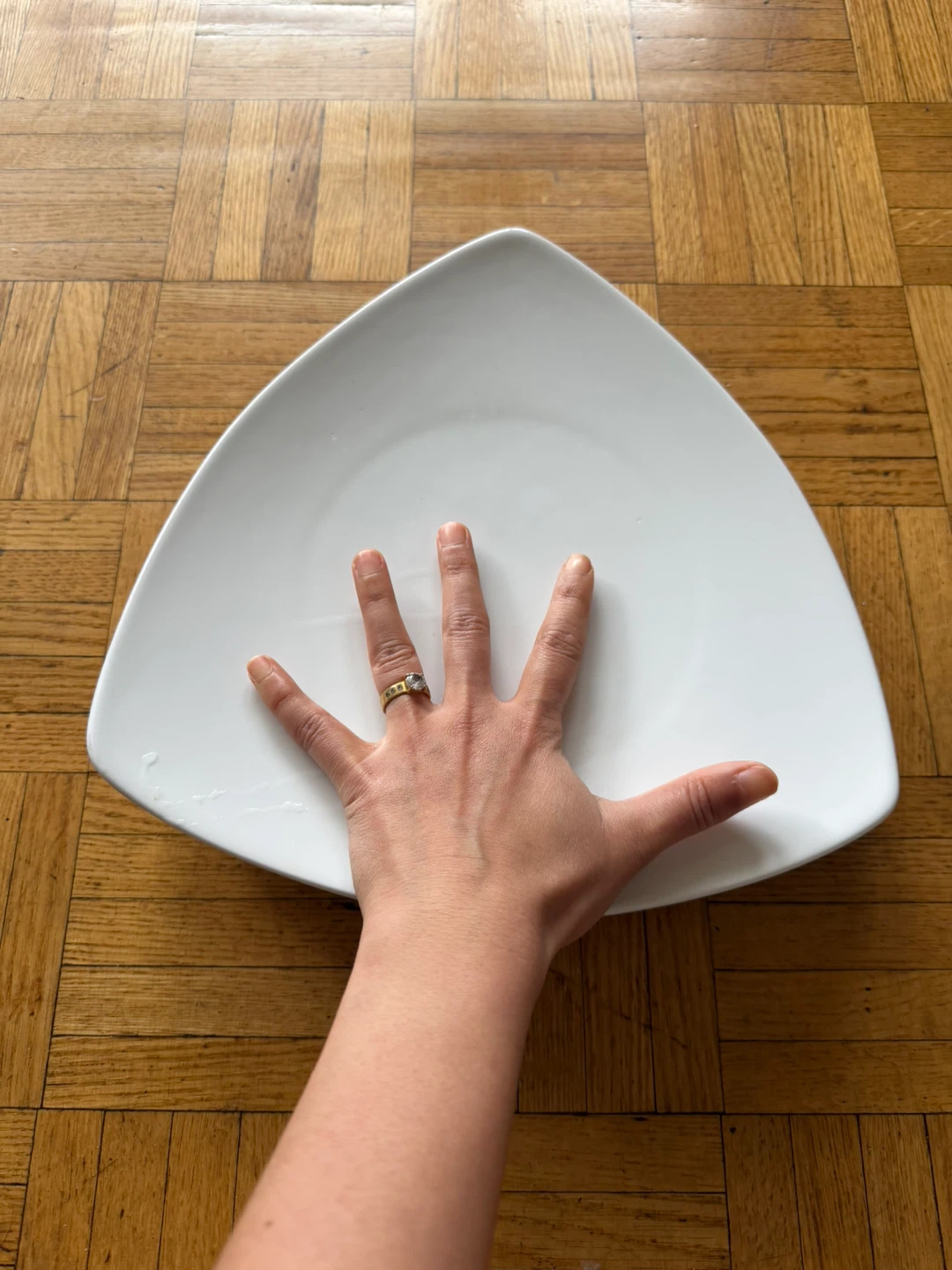 Two Royal Classic Triangle Porcelain Plates - photo 4