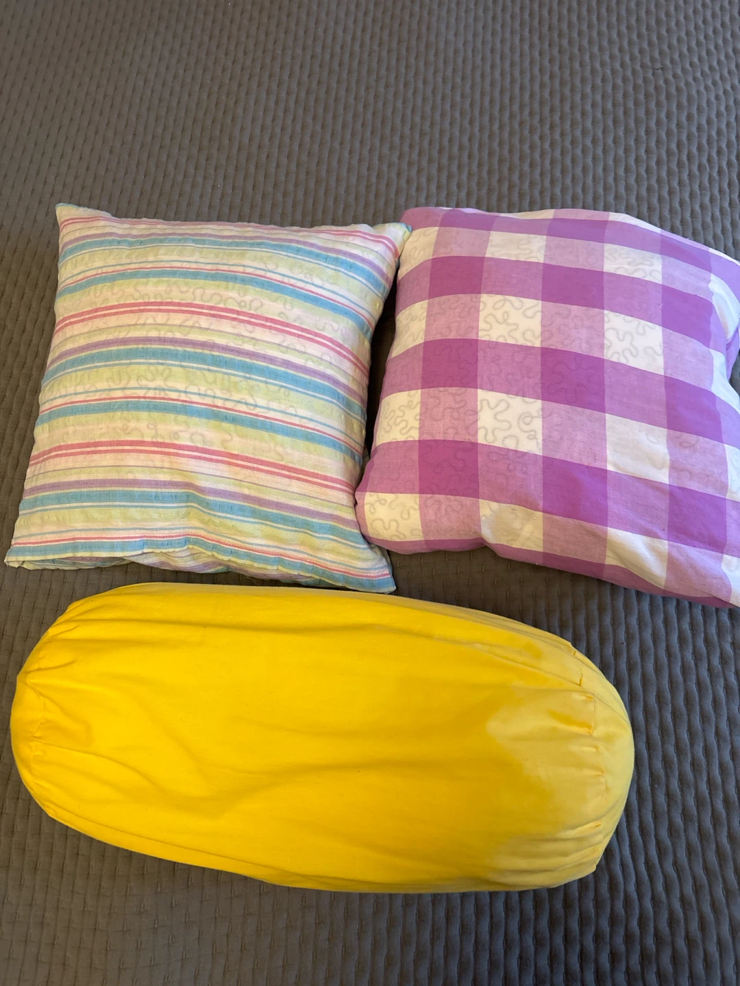 Set of 3 decorative pillows