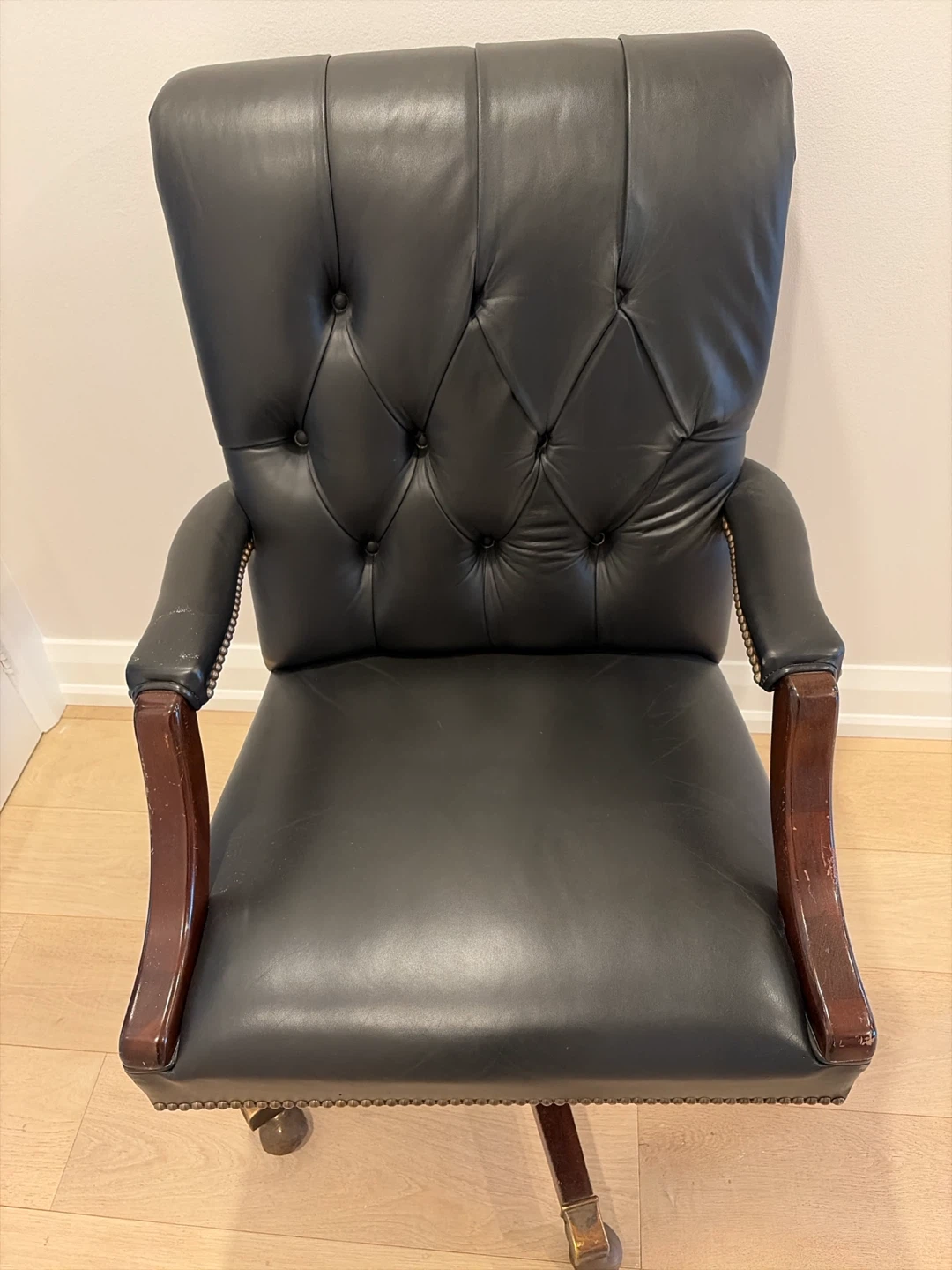 Black Tufted Leather Office Chair