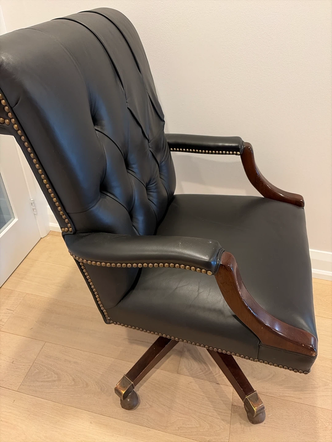 Black Tufted Leather Office Chair - photo 3