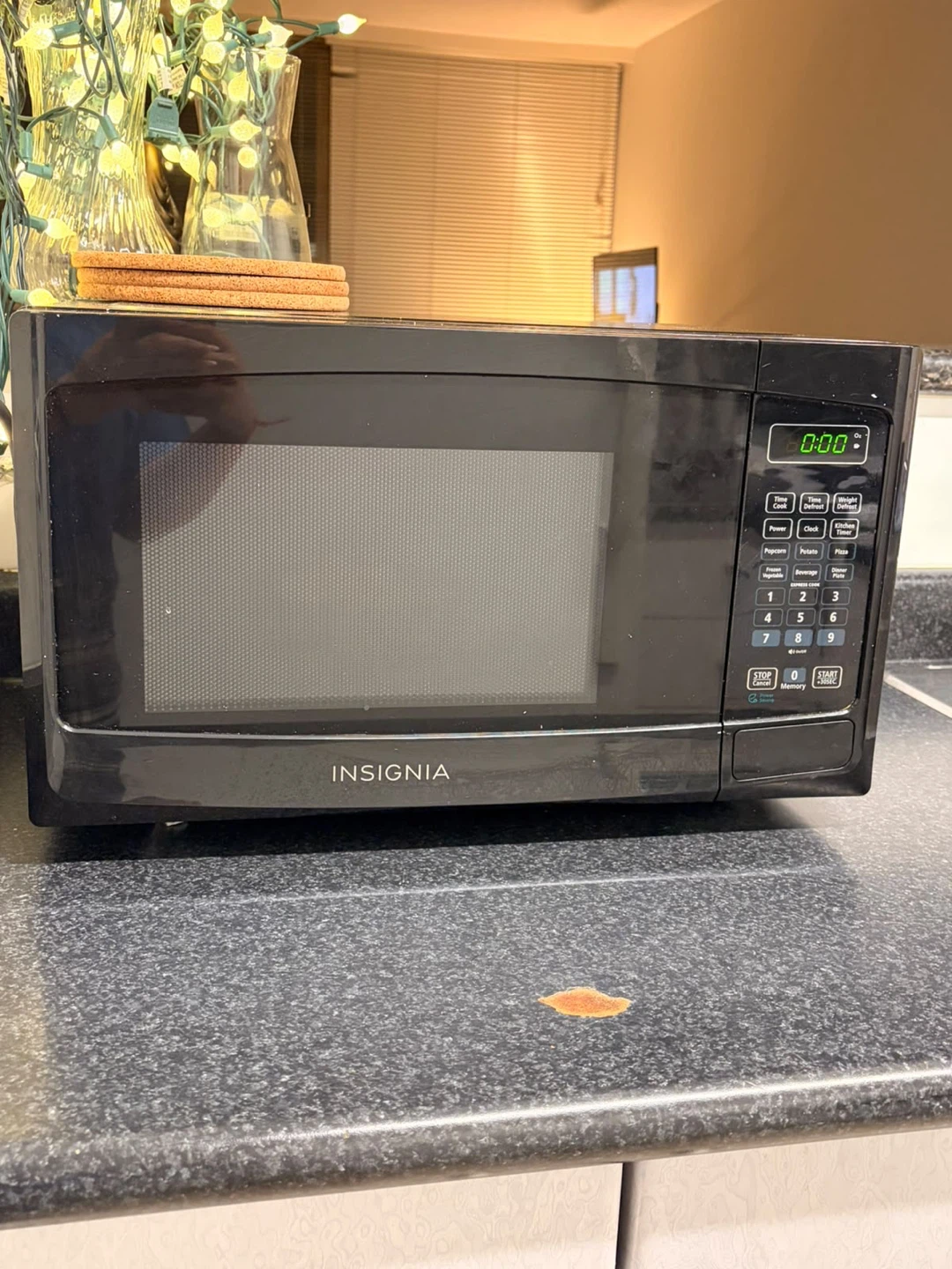 Insignia Countertop Microwave Black