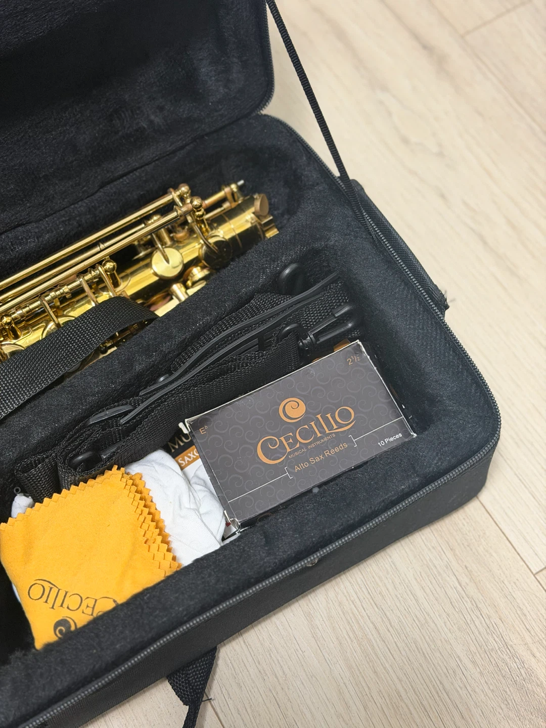 Mendini by Cecilio Saxophone - Delivery Considered - photo 4
