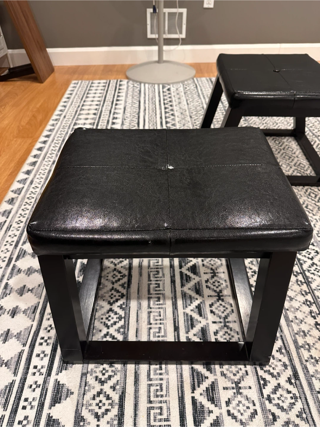 Set of Wooden Stools with cushioned top - photo 2