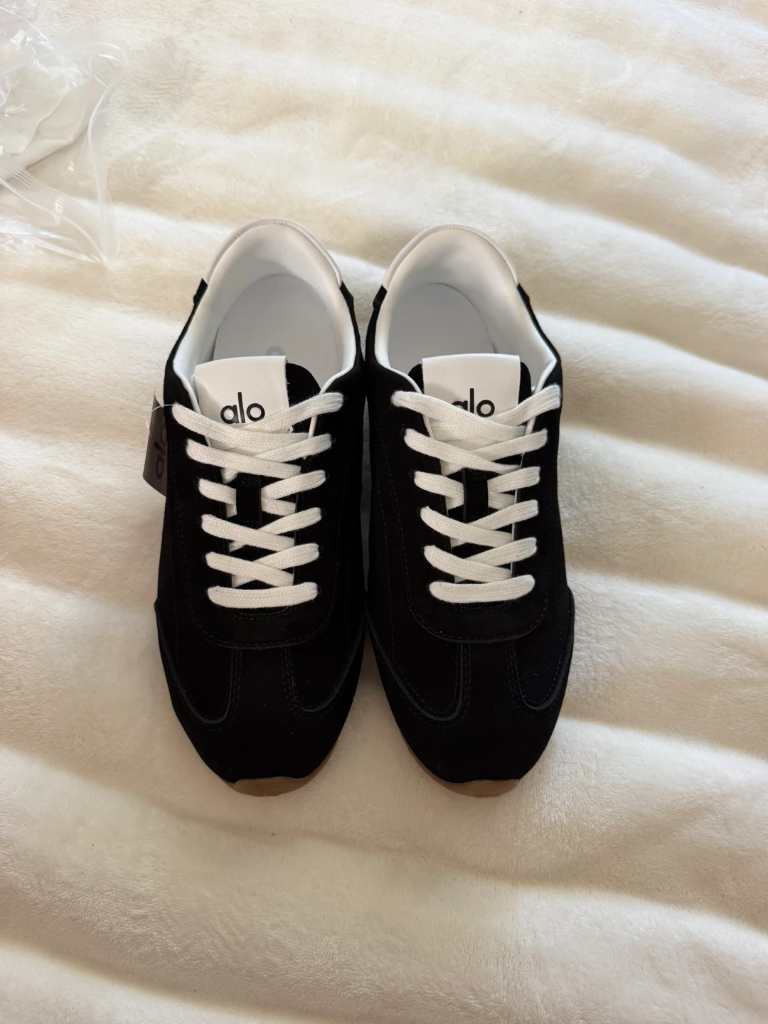 Alo Yoga Sneakers Black and White size Men 6 Women 7,5 - photo 4