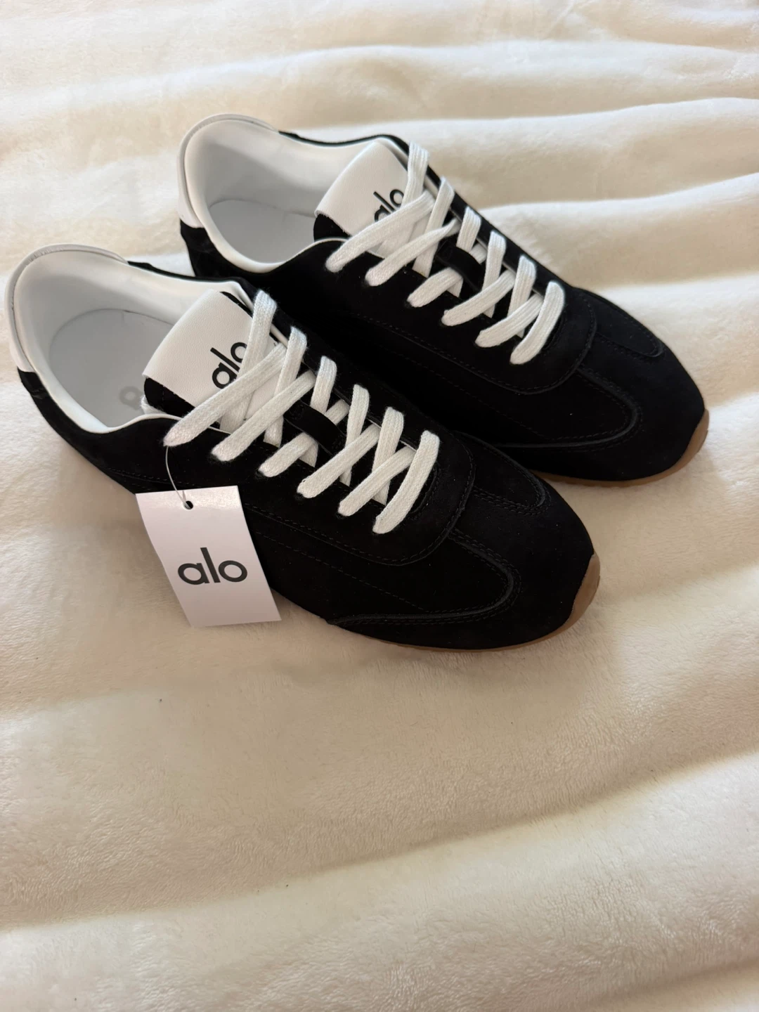 Alo Yoga Sneakers Black and White size Men 6 Women 7,5 - photo 5