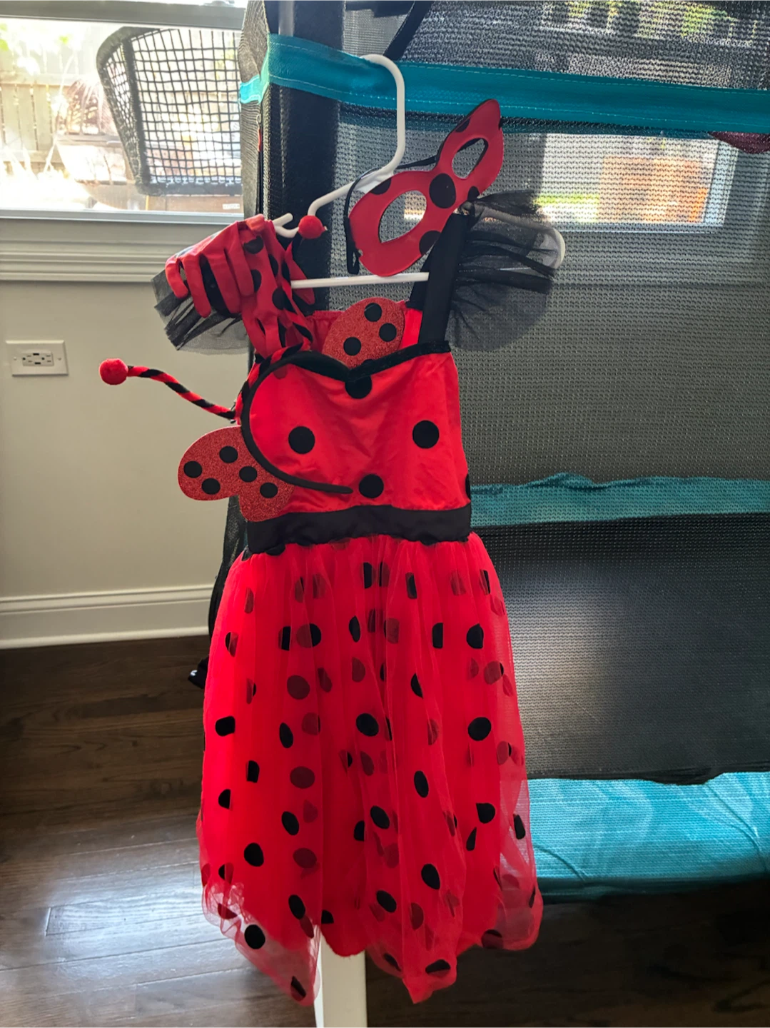 Costumes for Halloween size 5-6 - photo 2
