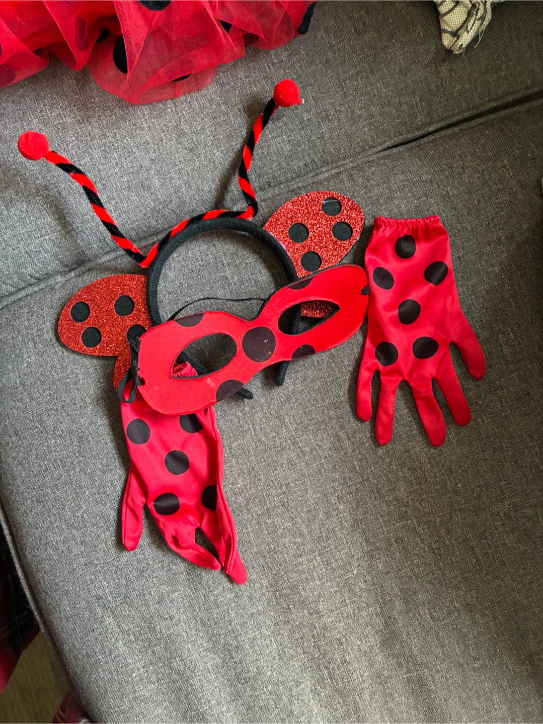 Costumes for Halloween size 5-6 - photo 3