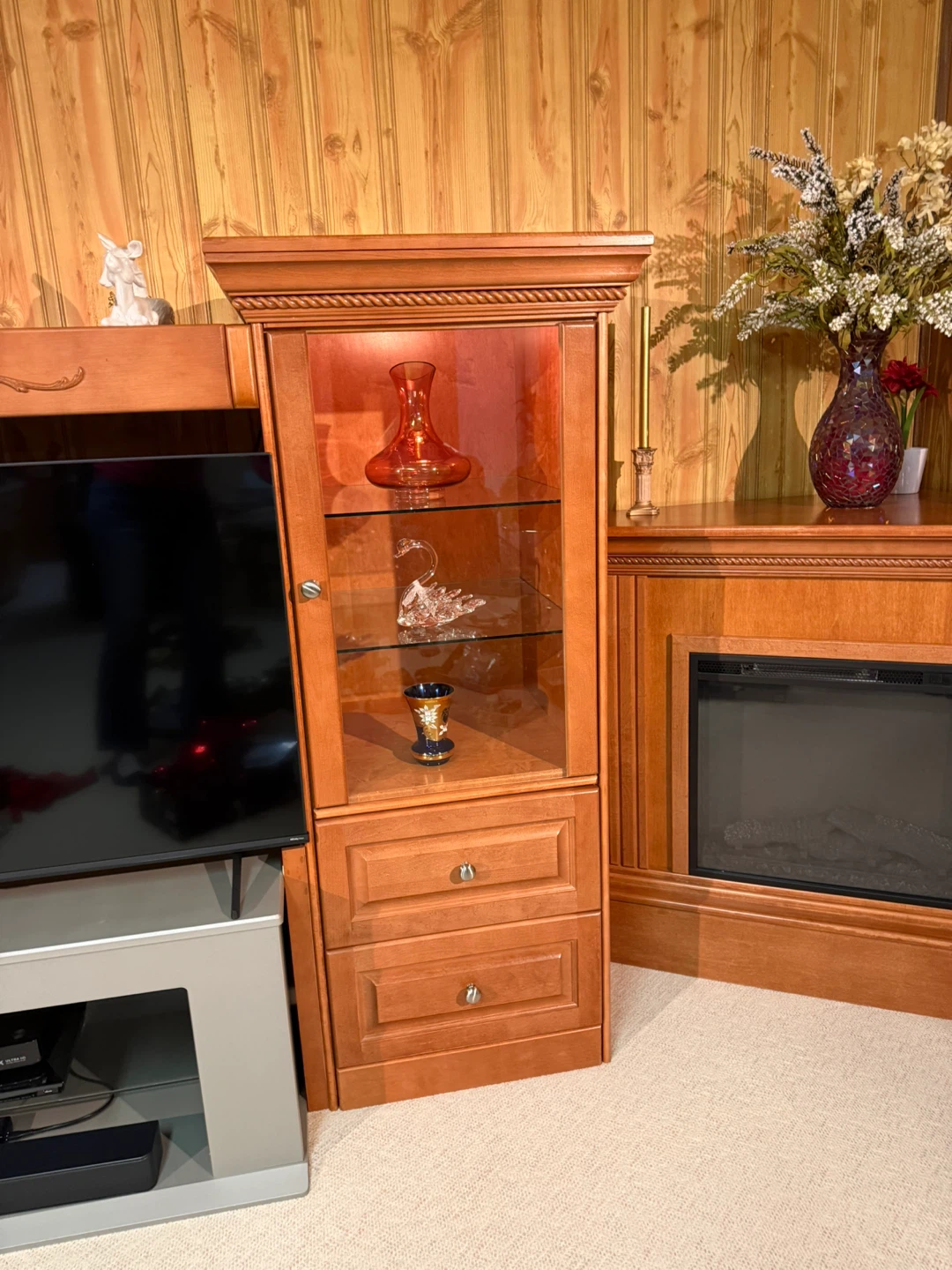 Solid Maple Wall Unit – Entertainment Centre & Display Cabinets - photo 4