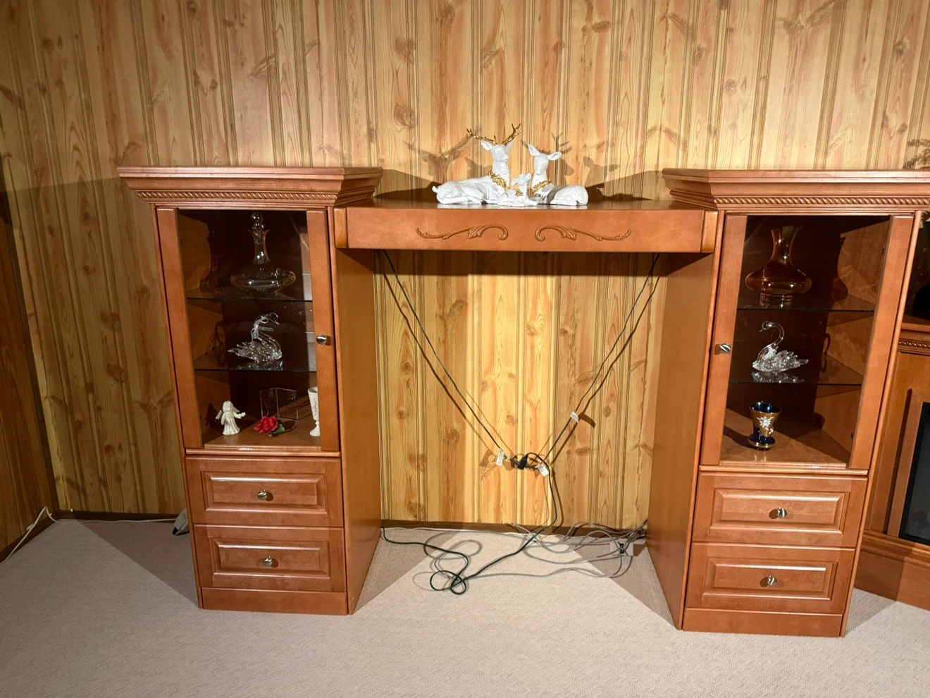 Solid Maple Wall Unit – Entertainment Centre & Display Cabinets - photo 5