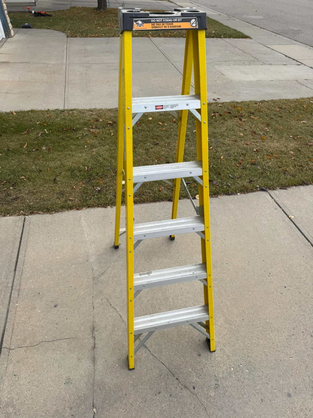 Fiberglass Step Ladder 6ft