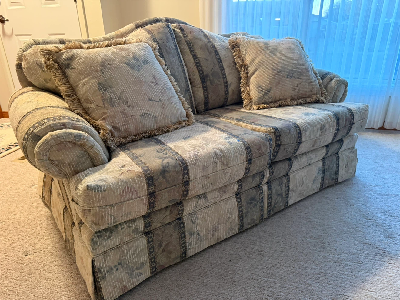 Quality 2-Seater Loveseat – Excellent Condition - photo 3