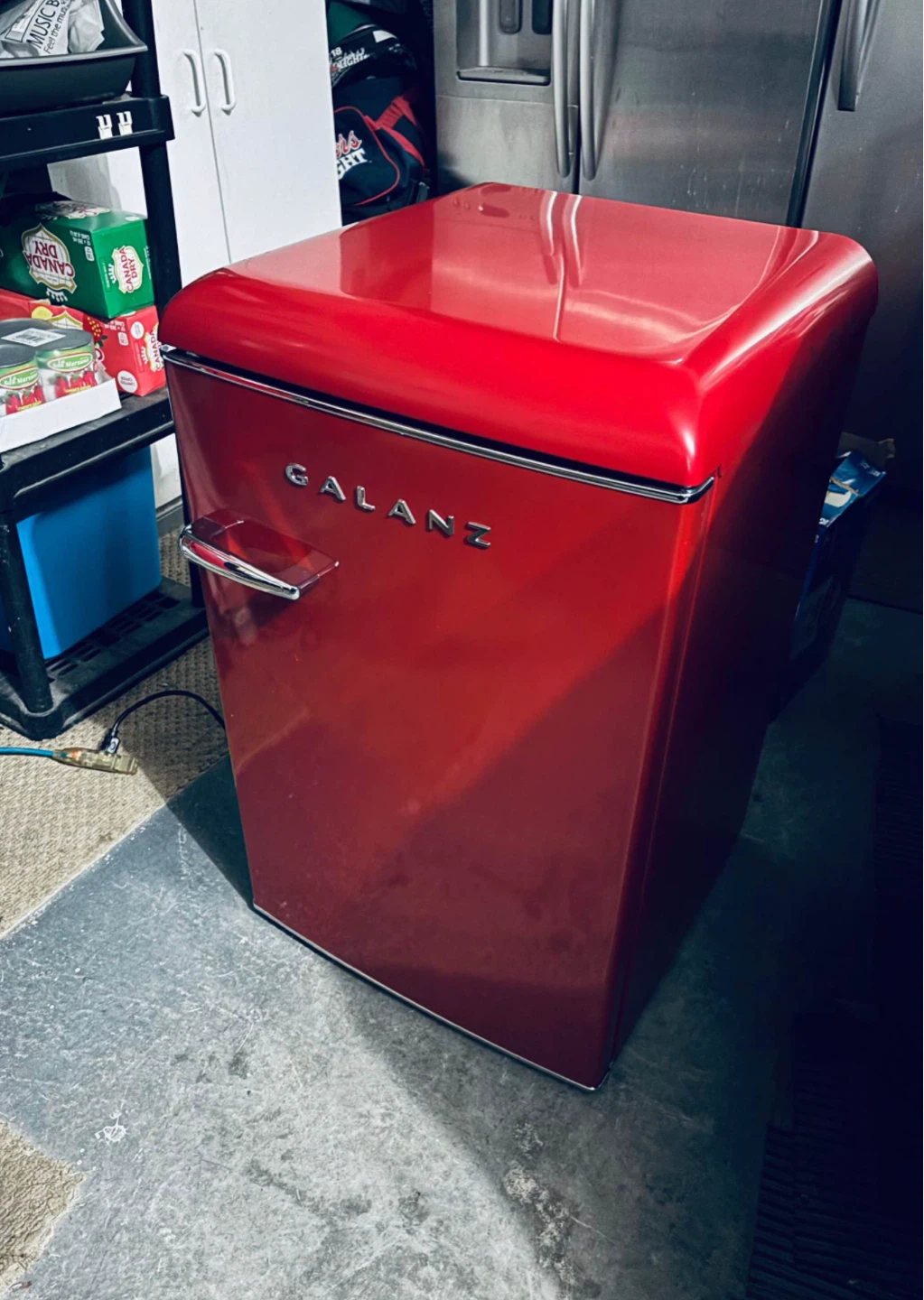 Galanz Red Retro Mini Fridge - photo 2