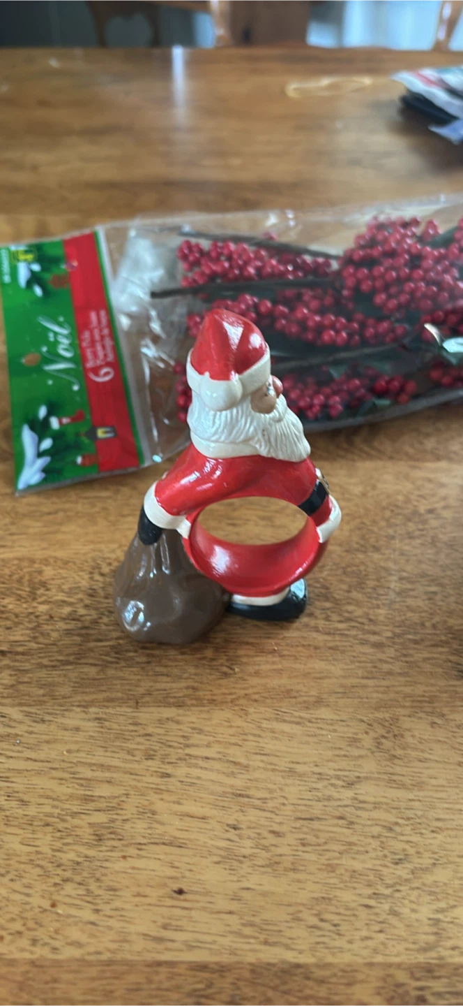 Set of 4 Santa Claus Napkin Rings - photo 2