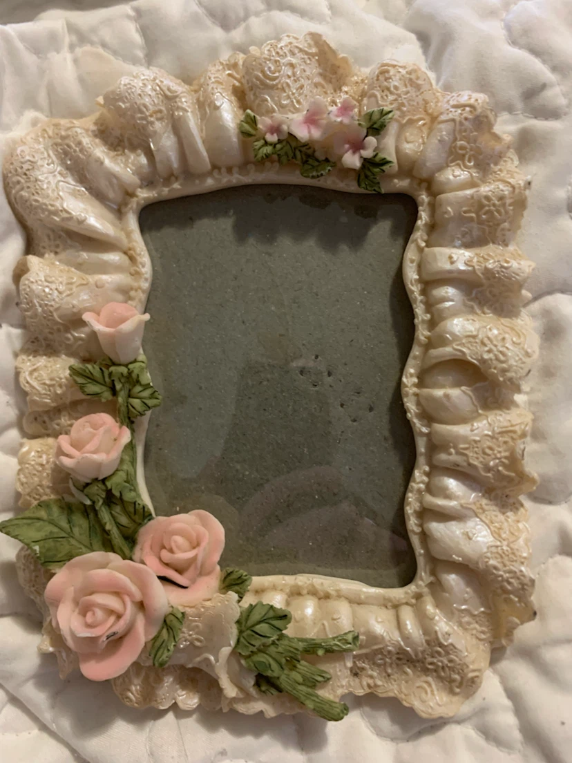 Vintage Style Floral Picture Frame