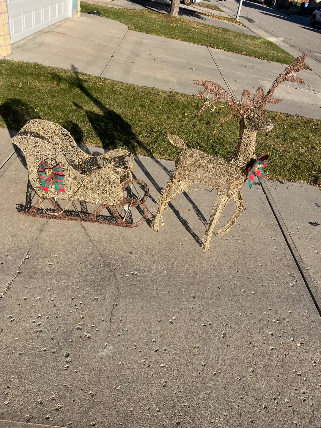 Light-up Christmas Reindeer and Sleigh Decoration