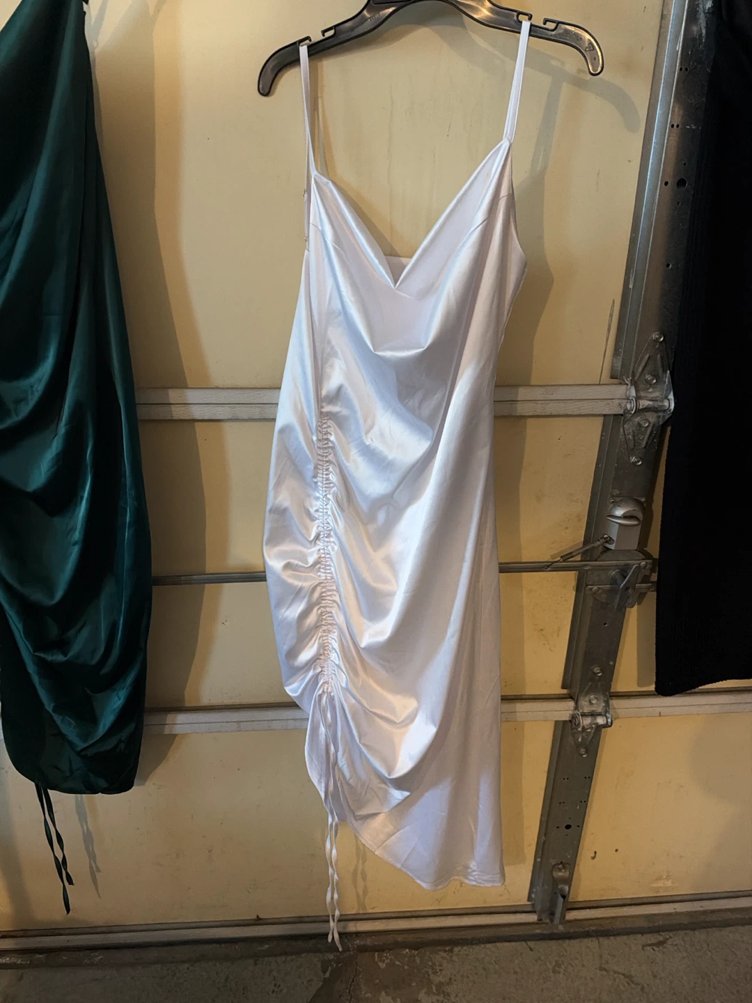 PrettyLittleThing Ruched Midi Dress - photo 3