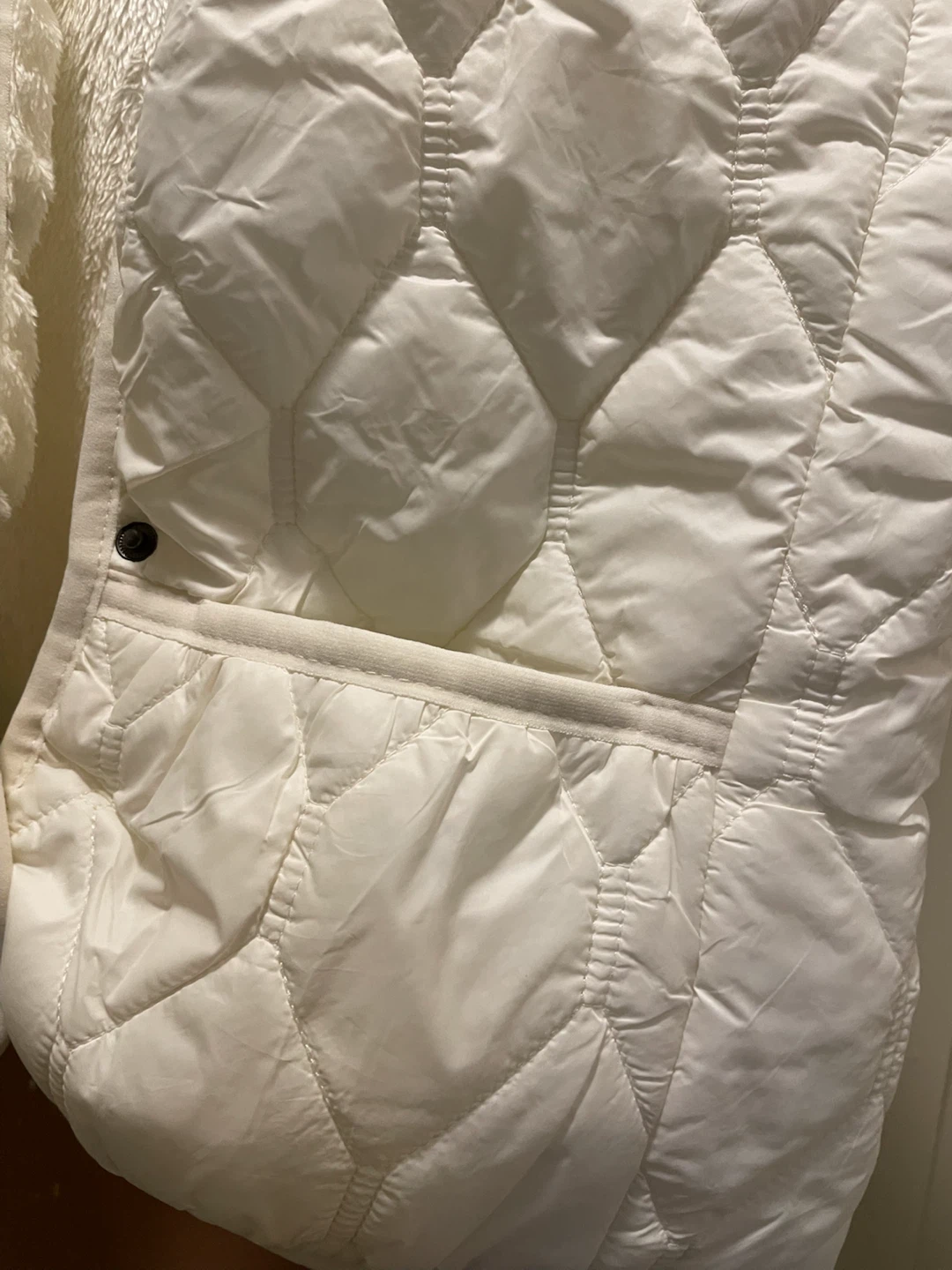 White Quilted Fleece-Lined Vest - photo 2