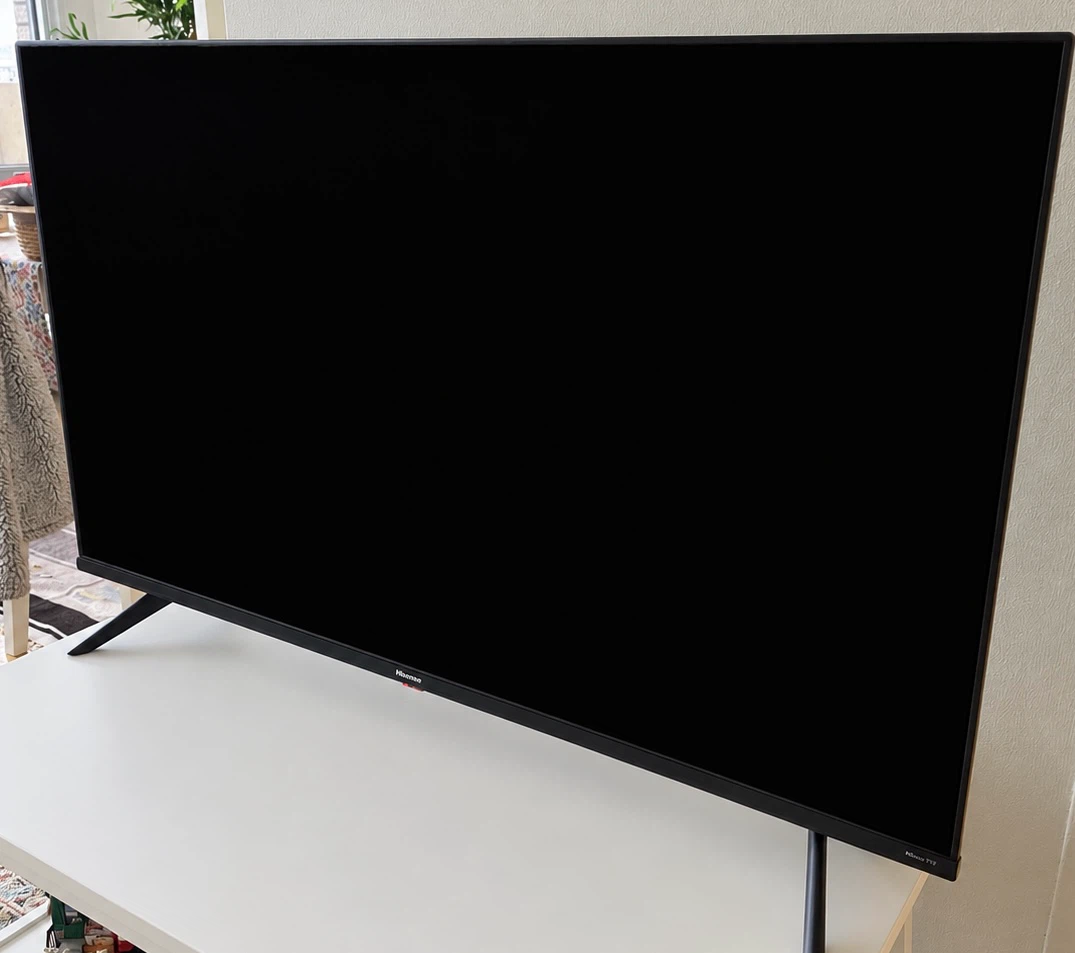Hisense 43-Inch TV ⚠️Not Working-For Parts or Repair