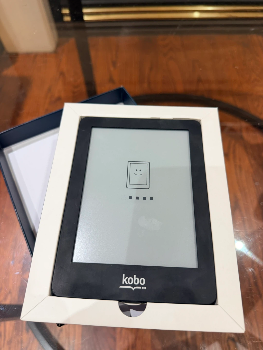 Kobo Glo 6-inch Wi-Fi E-Reader - New - photo 2