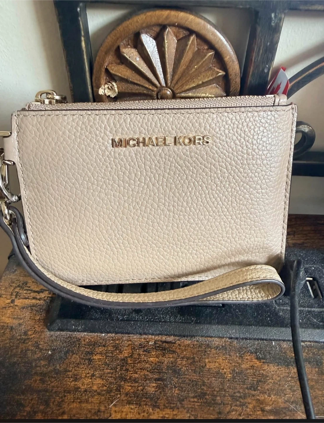 Brand name purses and wallets plus speaker please read ad - photo 2