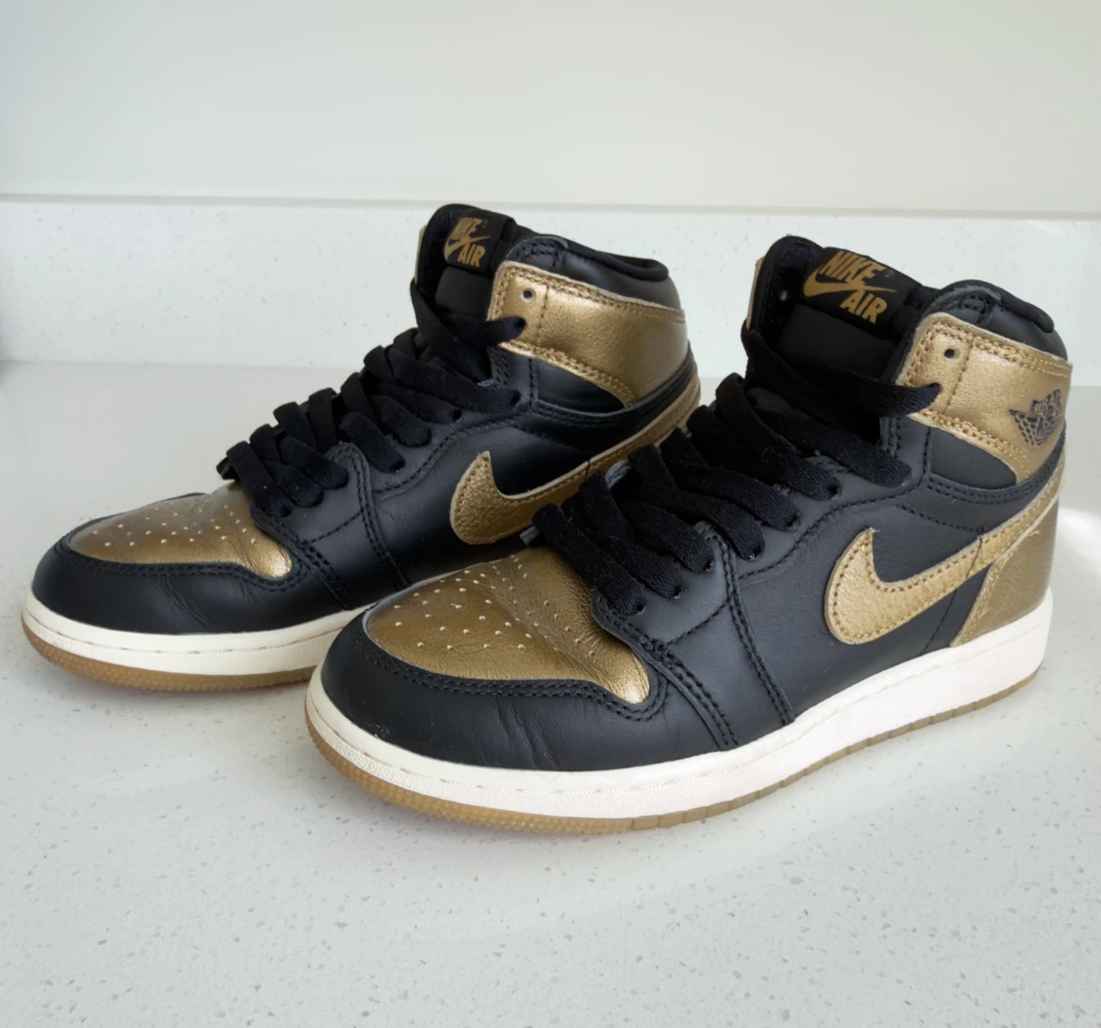 🔥 NIKE AIR JORDAN 1 MID BLACK / METALLIC GOLD UNIQUE STYLE! 🔥 - photo 3