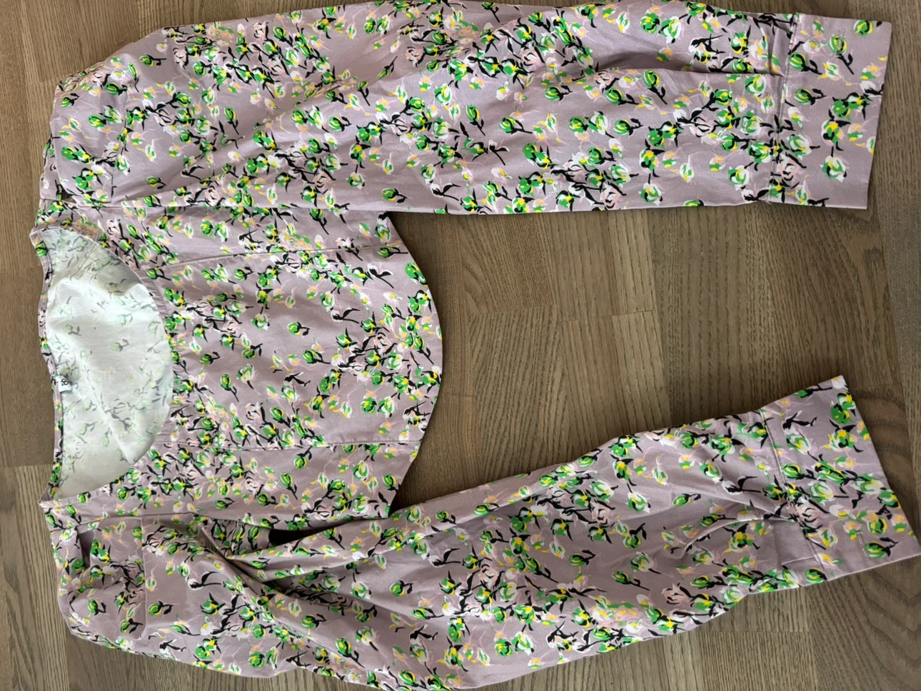 New: Designer’s Floral Body-Hugging Top - photo 3