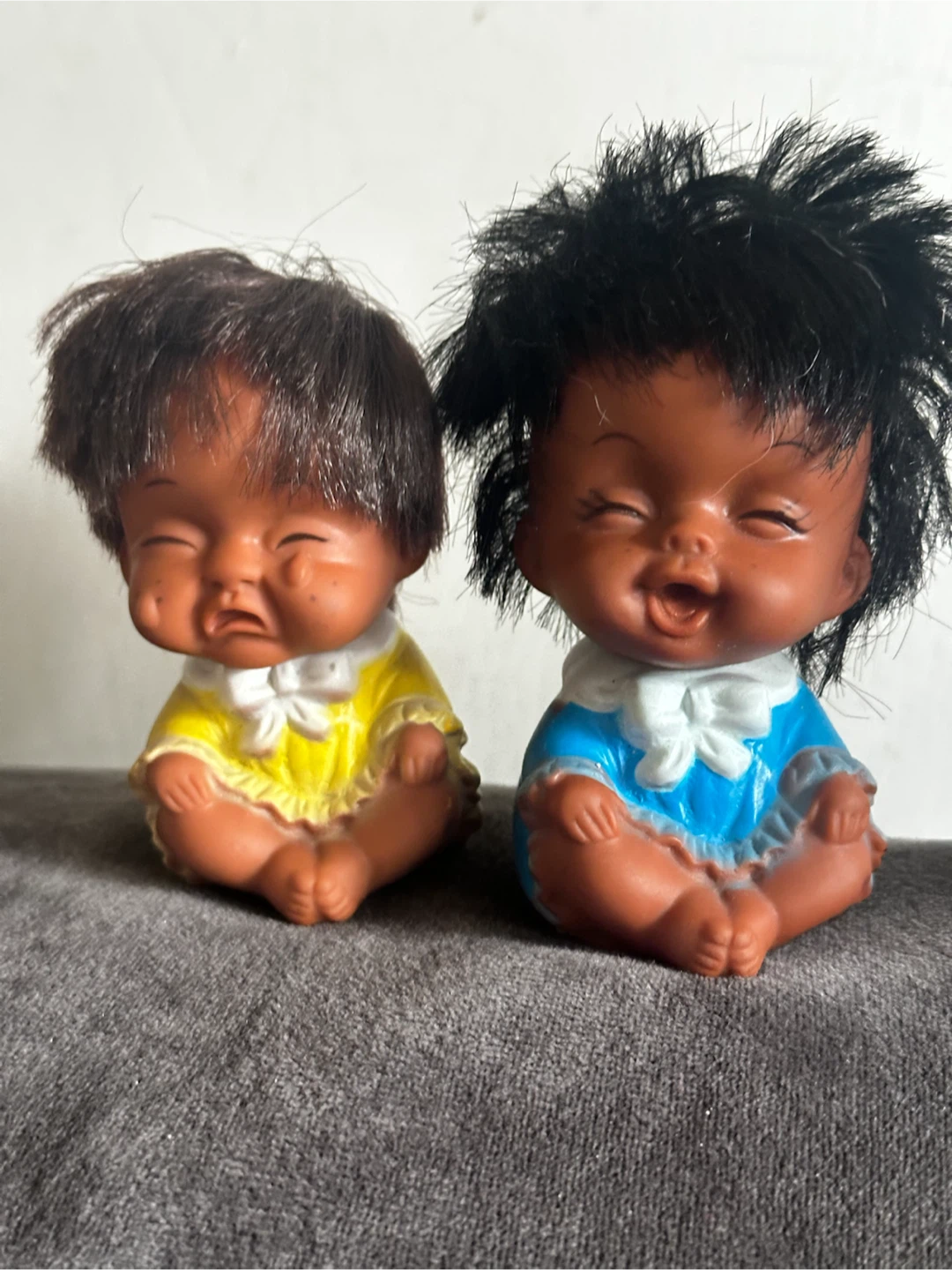 Pair of vintage anekona Hawaii dolls
