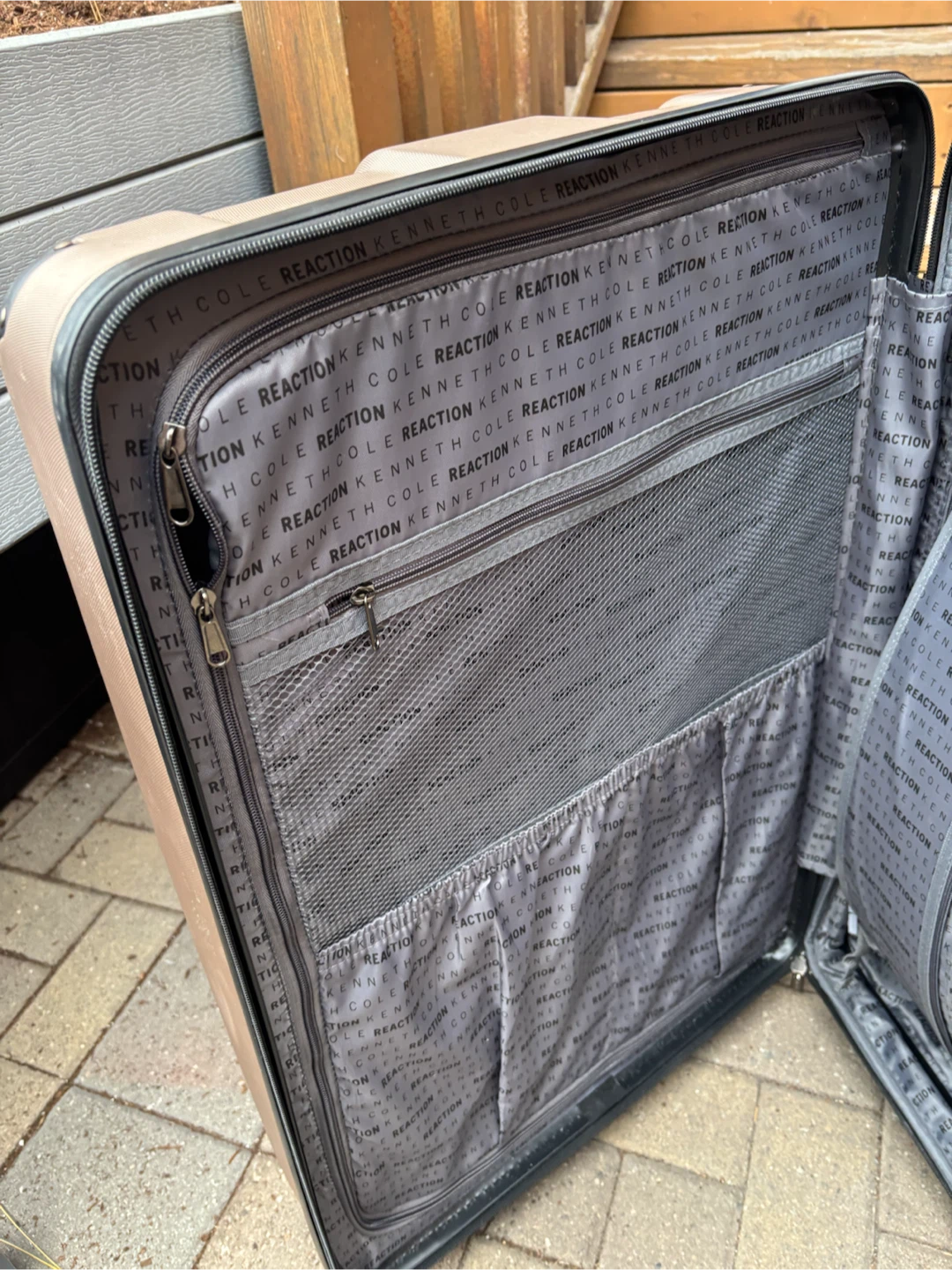 Large Check In Kenneth Cole Reaction Spinner Suitcase - photo 5