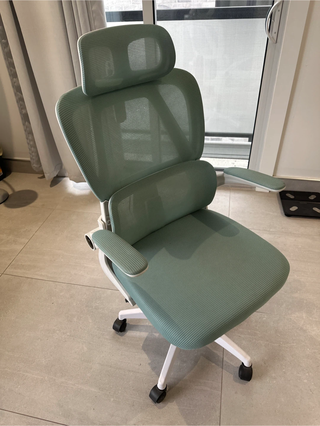 Ergonomic Mesh Office Chair in Mint Green - photo 2