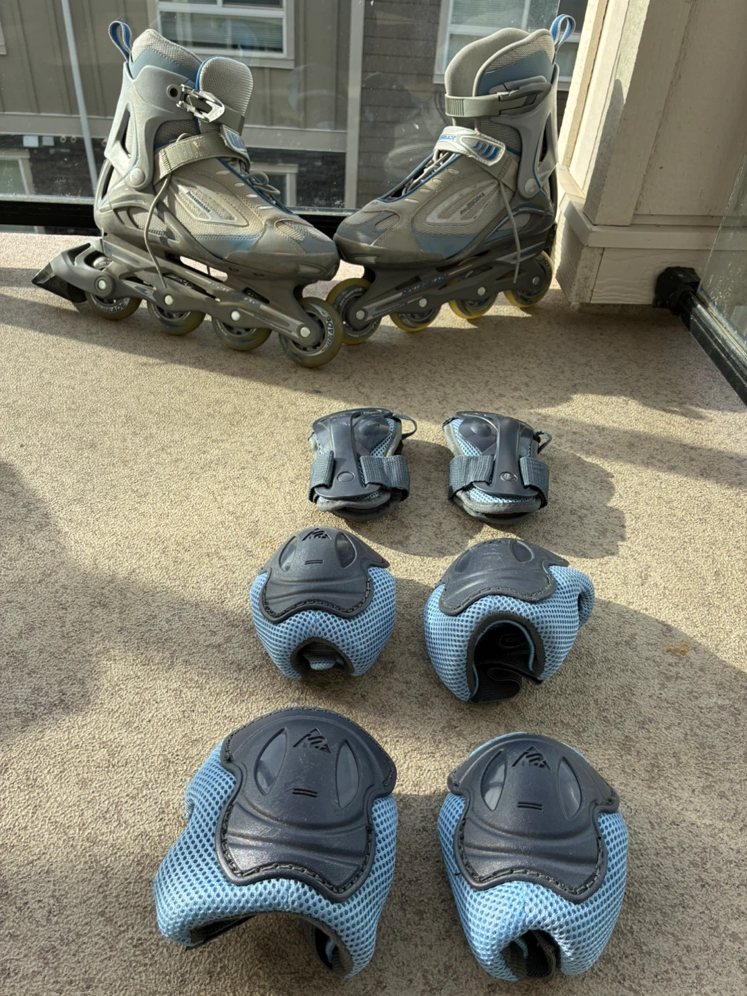 Rollerblade Inline Skates with Protective Gear Set - photo 2