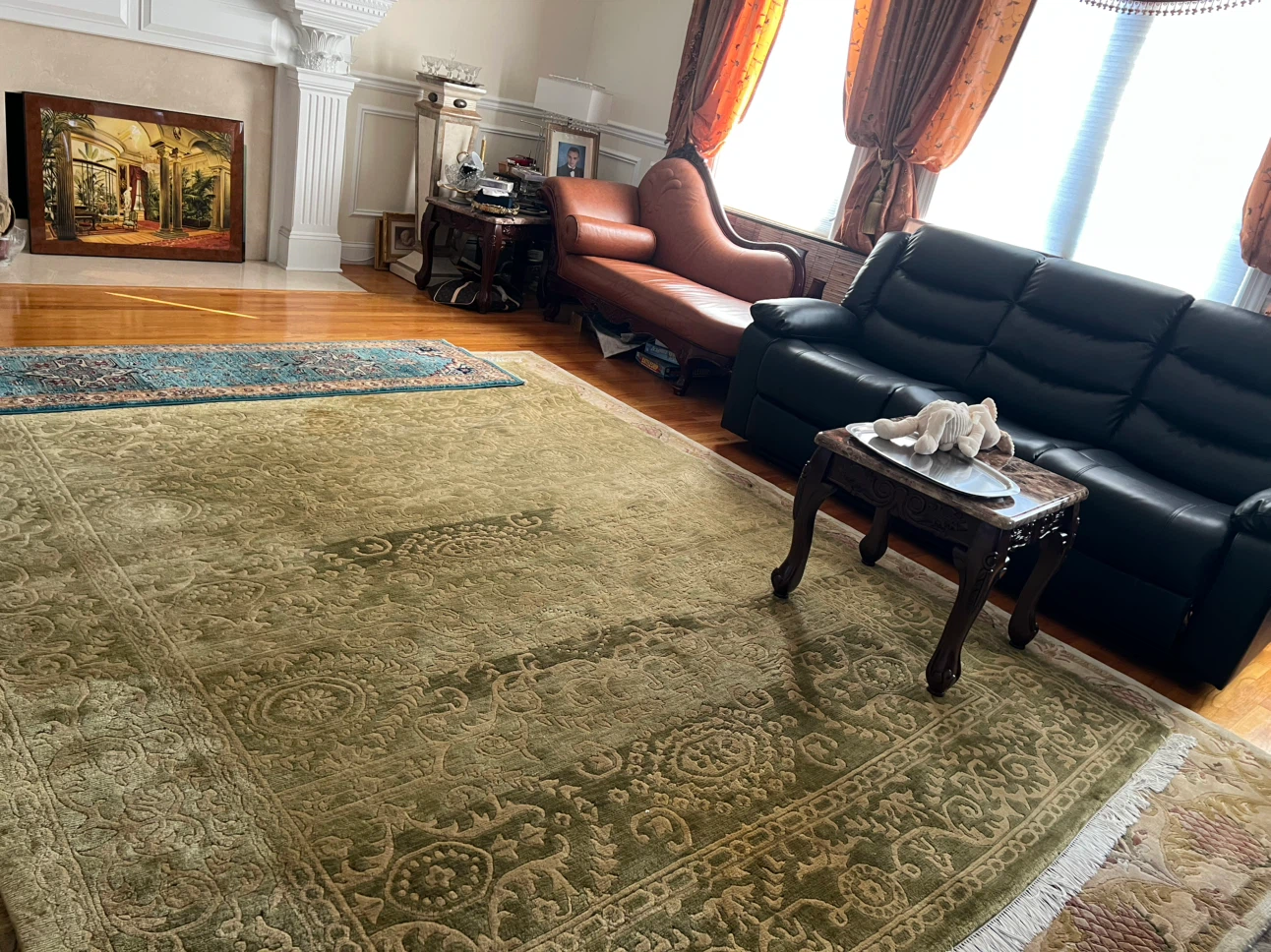 Classic Traditional Leather Sofa - photo 5