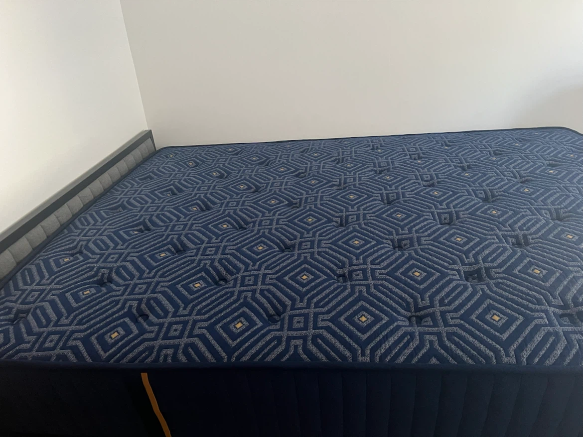 H&Y Queen Mattress - photo 2