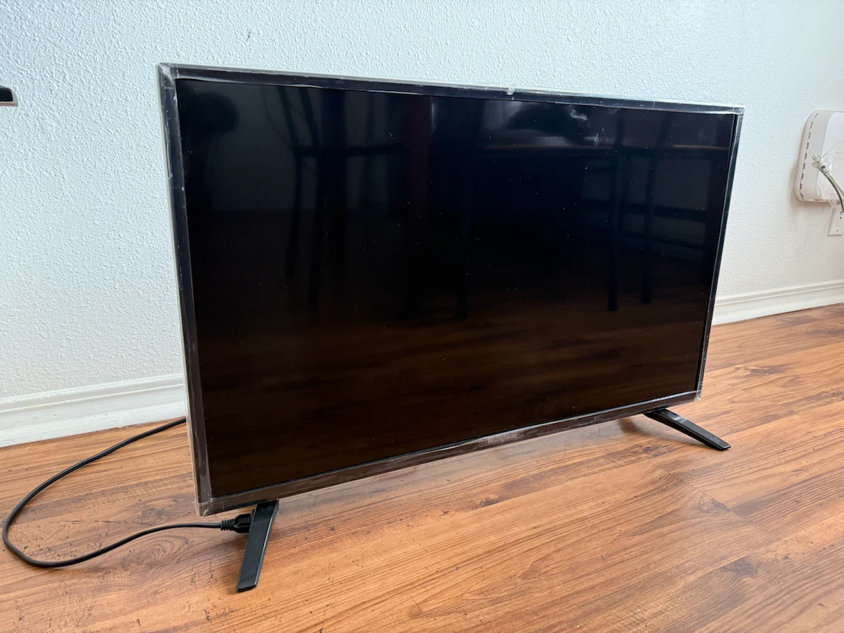 Westinghouse 32-inch LED Television - photo 2