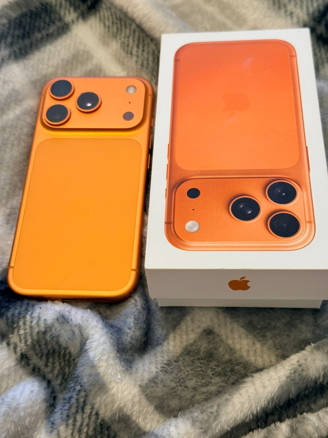 iPhone 17 pro - photo 2