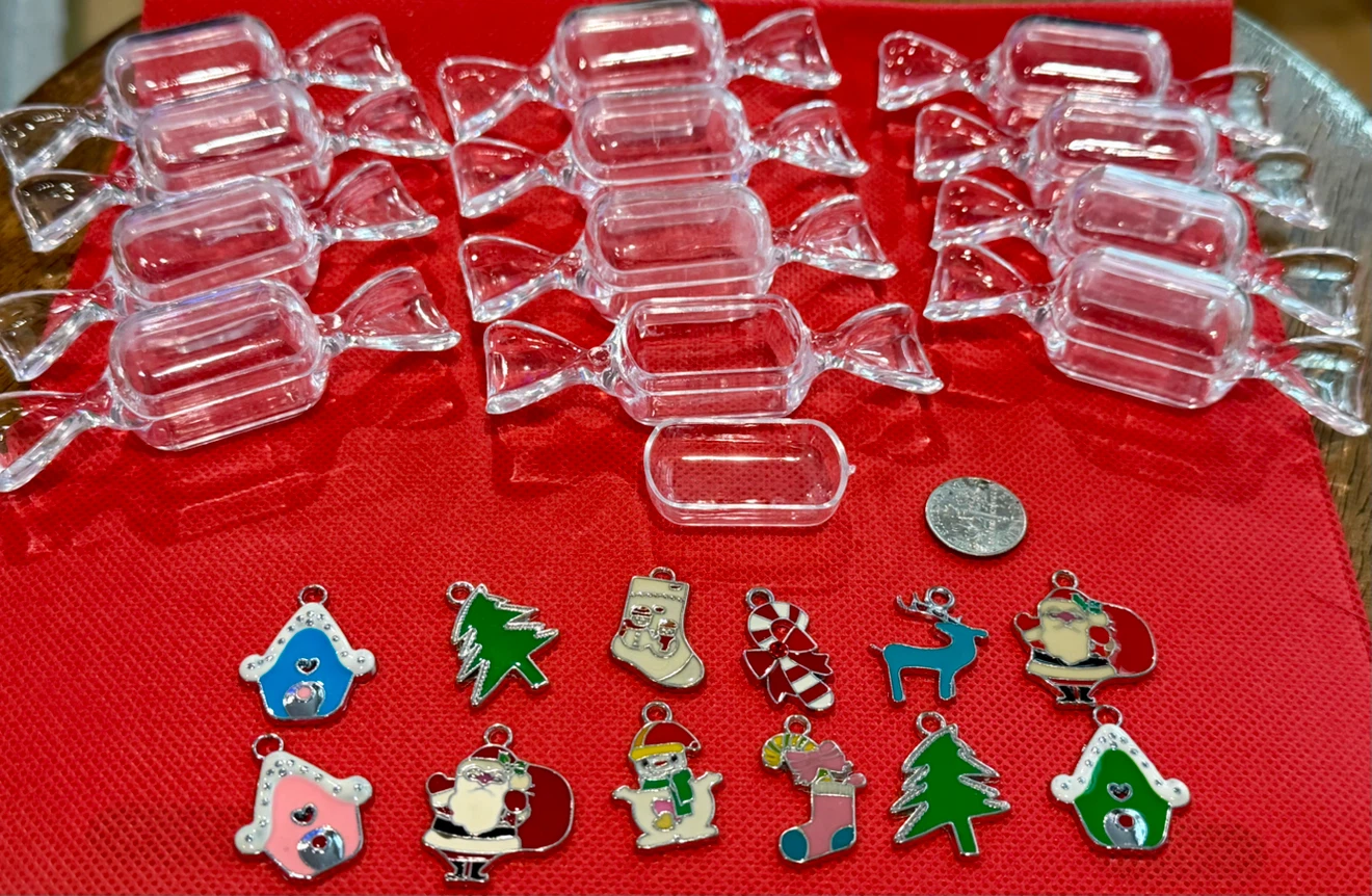 Christmas Charms with Candy-Shaped Cases 12 pcs - photo 3